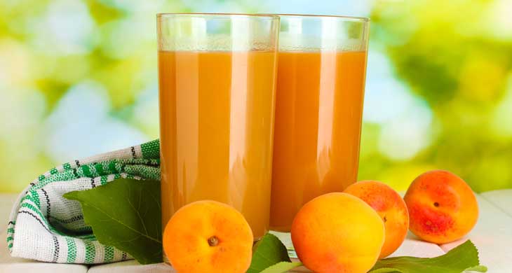 Amaretto and Apricot Boozy Smoothie