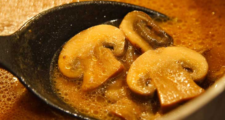 Mushroom with Saucy Cheese