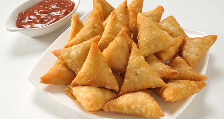 Kachche Kele Ke Samose