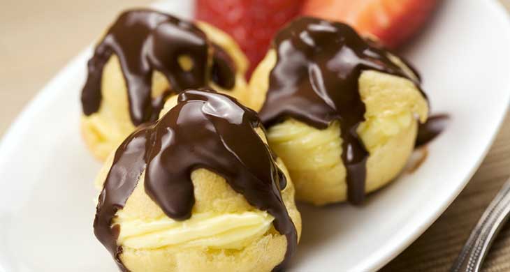 Crackle-Topped Profiteroles with Chocolate Cream