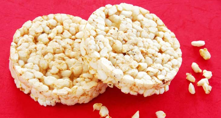 Rice Crackers with Minced Tofu Dip