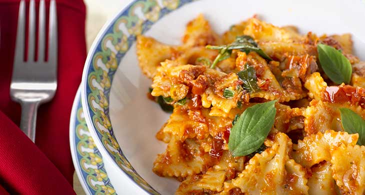 Pasta Arrabiata (Pasta in Tomato Chilli Sauce)