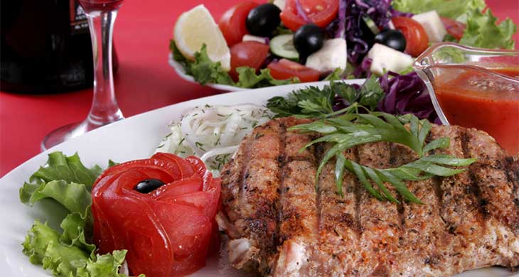 Peppered Steak with Arugula