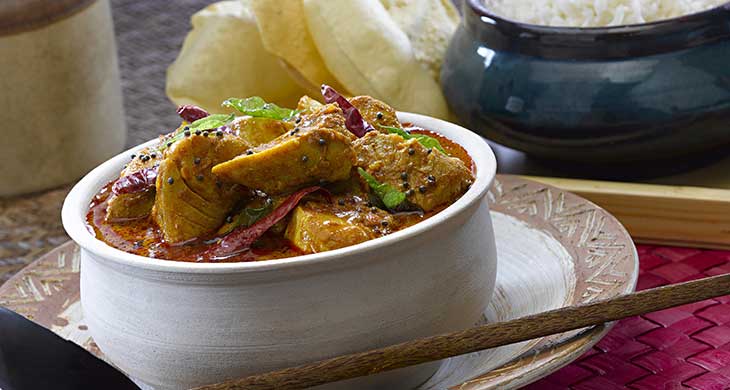 Meen Kulambu (Fish in Seasoned Sauce)