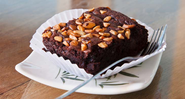 Brownies with Apricots and Almonds