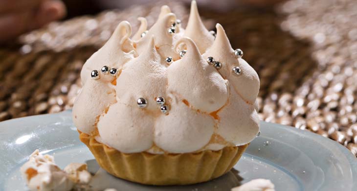 Raw Sugar Meringues