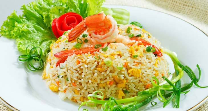 Prawn Fried Rice Mixed With Chu-Chi Curry Paste