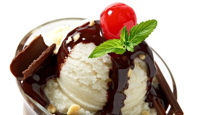 Vanilla Ice Cream with Hot Chocolate Sauce