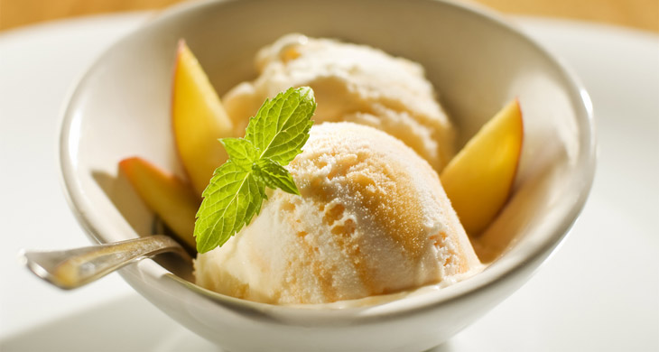 Peach Ice Cream with Fresh Peaches