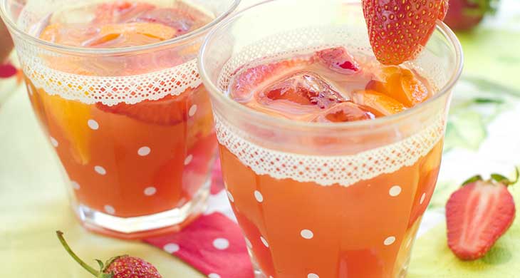 Nectarine and Strawberry Juice