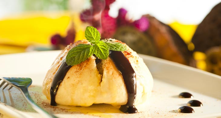 Sweet Dumplings with Syrup