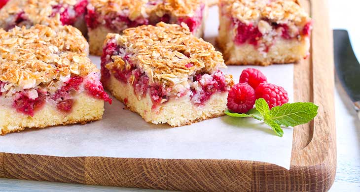 Rhubarb and Strawberry Crumble