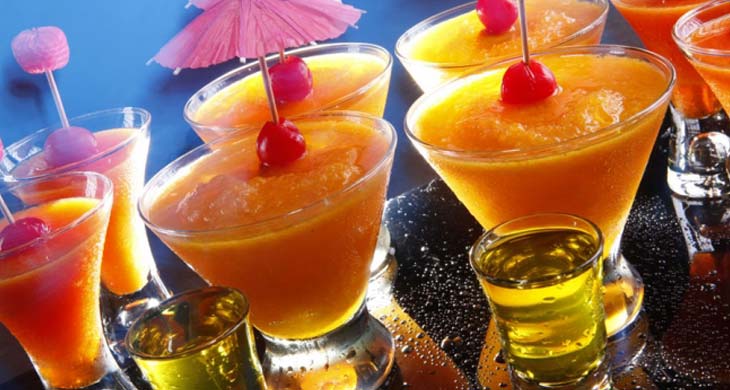 Strawberry-Mango Daiquiri Punch